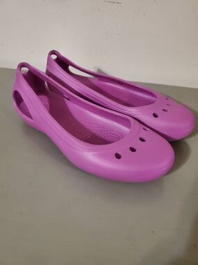 Crocs Women's 8 Kadee Ballet Flats Magenta Pink Lightweight Casual Comfort